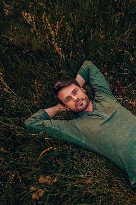 Tobi | Portrait | Ortenberg Male Portrait Photography Outdoor, Nature Portraits, Male Portrait Poses, Outdoor Portrait Photography, Men Fashion Photoshoot, Outdoor Portrait, Mens Photoshoot Poses, Portrait Photography Men, Nature Photoshoot