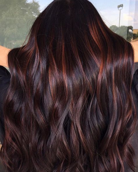 Balayage, Red Highlights, Dark Mahogany Hair Color, Mahogany Balayage, Mahogany Hair, Chocolate Hair, Dark Hair With Highlights, Winter Hair Color, Balayage Brunette