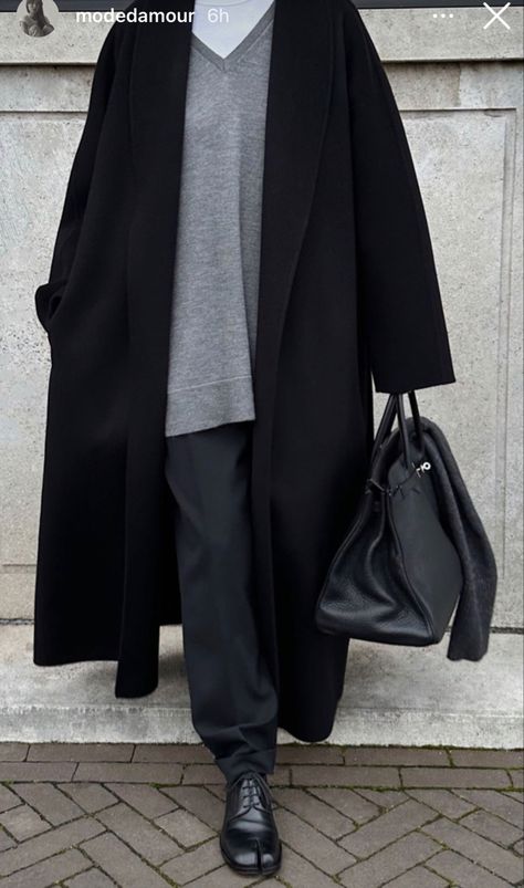 Satin Set Outfit, Edgy Winter Outfits, Japanese Fashion Women, Bohemian Style Men, Dressy Casual Outfits, Autumn Trends, Long Black Coat, What To Wear Today, Grey Outfit