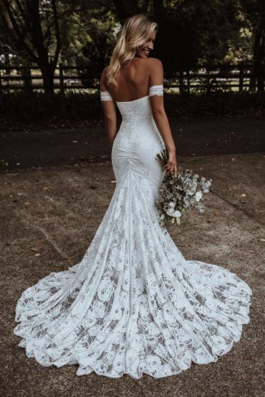 Lace Bride, Dream Wedding Ideas Dresses, Grace Loves Lace, Wedding Dress Trends, Best Wedding Dresses, Online Wedding Dress, Dream Wedding Dresses, Wedding Dresses Vintage, Vintage Dress