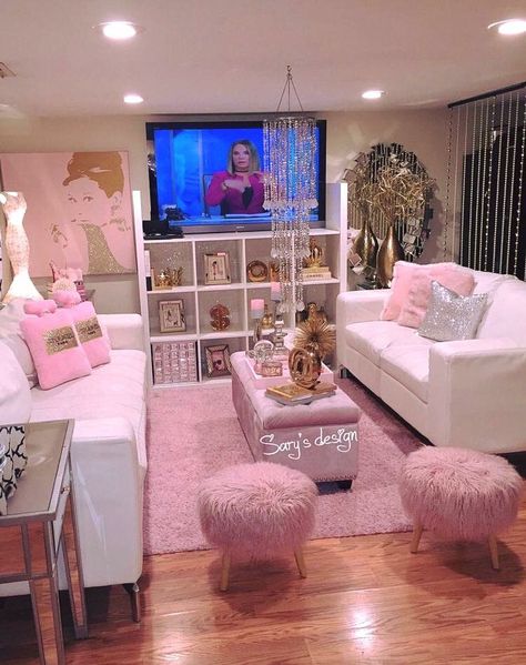 Women's cave Cute Bedroom Ideas, Woman Cave, Glam Room, Makeup Rooms, Apartment Decor Inspiration, Makeup Room, Organizer Storage, Pink Room, Room Decorations