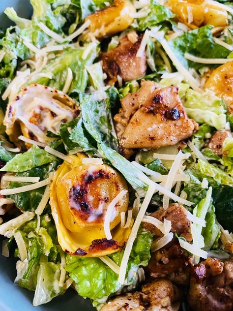 Blackstone Chicken Tortellini Caesar Salad is a delicious and fresh dinner recipe for the griddle or flat top grill that's easy to make! Blackstone Chicken, Bbq Smoker Recipes, Blackstone Grill, Chicken Tortellini, Tortellini Recipes, Griddle Recipes, Flat Top Grill, Meat Salad, Steak And Mushrooms