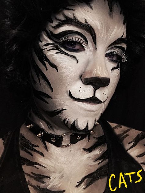 Cats Broadway Makeup, Cats Costume Musical, Scary Cat Makeup Halloween, Cats The Musical Makeup, Cats Makeup Musical, Cats Musical Makeup, Cat Cosplay Makeup, White Cat Makeup, Cats The Musical Costume