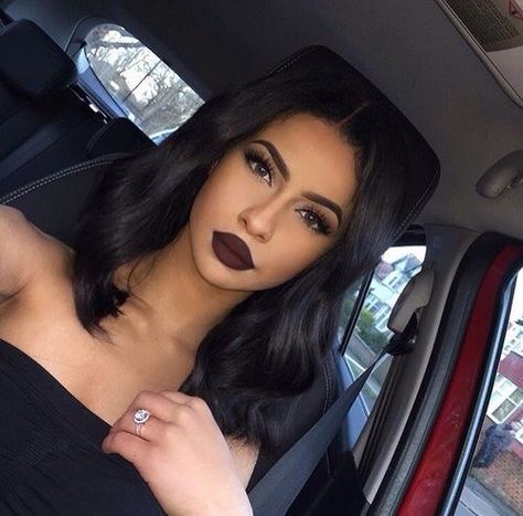 Dark Lips, Day Makeup Looks, Black Smokey Eye, Dark Lipstick, Black Lipstick, Dark Makeup, Christmas Makeup, Day Makeup, Lipstick Makeup