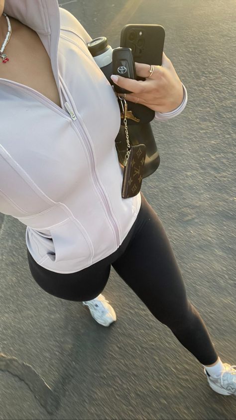 Gymwear Outfits, Endurance Workout, Cute Gym Outfits, Gym Fits, Workout Fits, Fitness Inspiration Body, Slim Fit Top, Workout Aesthetic, Sporty Outfits