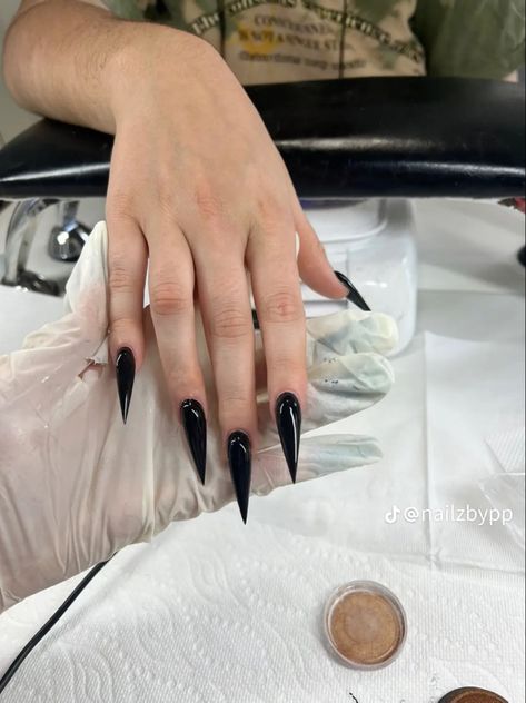 Black Stiletto Nails, Sharp Nails, Black Acrylic Nails, Punk Nails, Big Boi, Gothic Nails, Claw Nails, Goth Nails, Work Nails