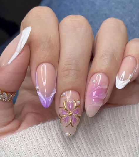 Almond Nails Designs Jelly, Old Lady Nails Designs, Jelly Flower Nails, Sculpted Flower Nails, Rapunzel Nails Acrylic, Almond Nails Designs Summer 2024, Cancun Nails, Almond Acrylic Nails Designs, Ideas Uñas