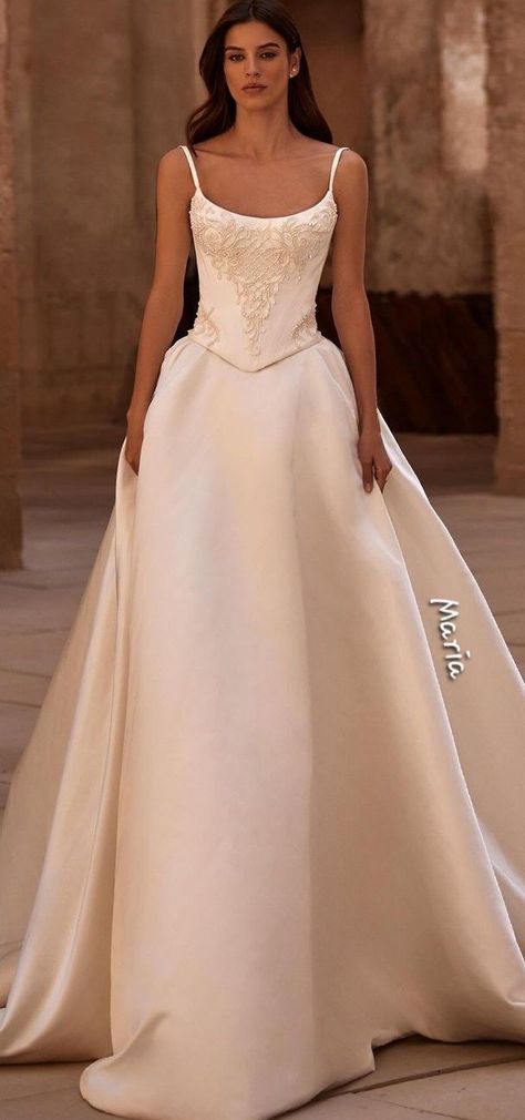 Classy Unique Wedding Dresses, Classic Princess Wedding Dress, Silk Vintage Wedding Dress, Corset And Skirt Wedding Dress, Wedding Dress For Hourglass Shape, Ellie Saab Wedding Dresses, Classy Timeless Wedding Dress, Victorian Inspired Wedding Dress, Wedding Dresses Victorian