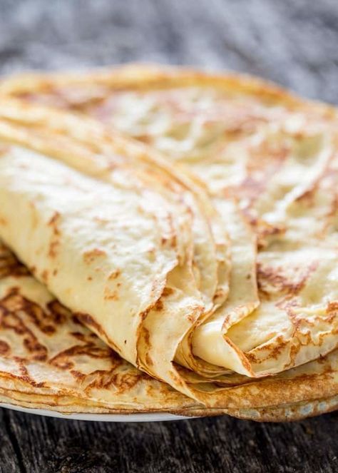 Crepes (Clatite) A+. Cook in oil to make crispy. Berry Crepes, Fruit Crepes, Crepe Ingredients, Crepe Mix, Homemade Crepes, Easy Crepe Recipe, Nutella Crepes, Jo Cooks, How To Make Crepe