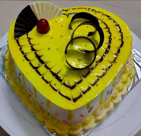 Pineapple Cake Design, Chocolate Cake Designs, Beautiful Cake Designs, Pineapple Cake, Beautiful Cake, Cream Cake, Yummy Cakes, Beautiful Cakes, Cake Designs