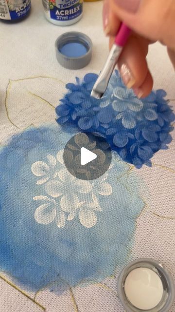 Watercolor Painting On Fabric, Acrylic Fabric Painting, Painting Flowers On Fabric, Angel Painting Acrylic, Acrylic Paint On Fabric, Flower Acrylic Painting, Hydrangeas Art, Fabric Paint Diy, Fabric Painting Techniques