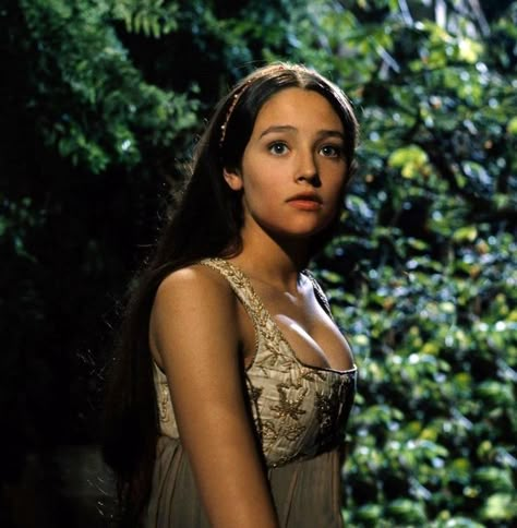 Juliet 1968, Juliet Capulet, Olivia Hussey, Her Eyes, Romeo And Juliet, Pretty Woman, Movie Stars, Beauty Women, Pretty People