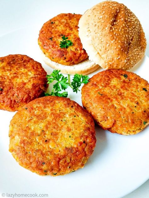 Lentil Burger Recipe Easy, Red Lentil Burger Recipe, Lentil Burger Recipe, Lentil Cakes, Lentil Burger, Red Lentil Recipes, Cheeseburger Pizza, Lentil Burgers, Veggie Burgers Recipe