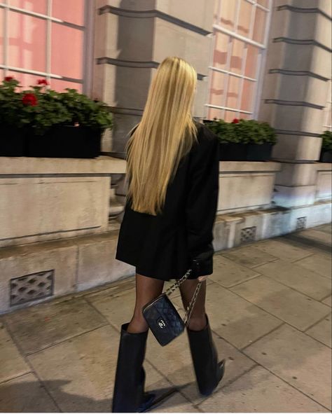 Givenchy Shark Lock Boots Outfit, Business Casual Outfits Boots, Lock Boots Outfit, Shark Lock Boots Outfit, Boots Outfit Classy, Givenchy Shark Boots Outfit, Givenchy Boots Outfit, Kitten Heel Boots Outfit, Fold Over Boots Outfit