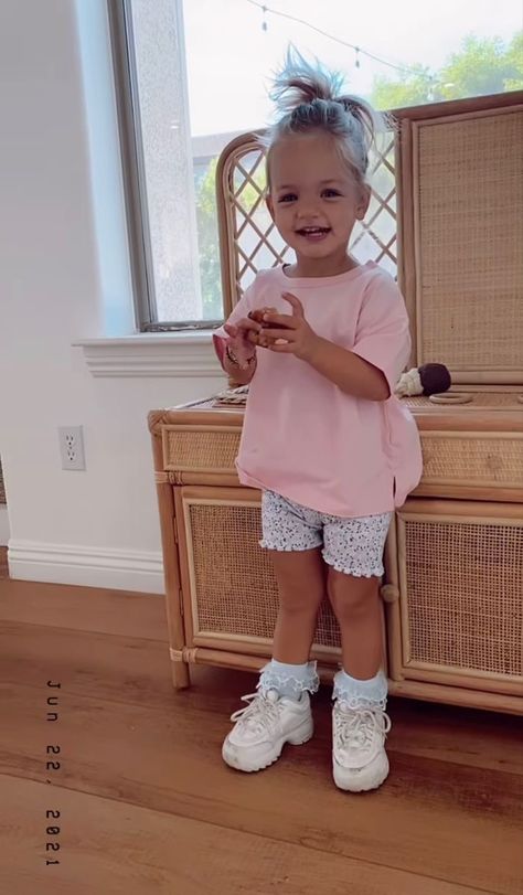 Toddler Girl Summer Outfits Ideas, Summer Toddler Girl Outfits, Summer Outfits Babygirl, One Year Old Girl Outfits, Toddler Girl Aesthetic, Toddler Summer Outfits Girl, Aesthetic Toddler Outfits, Spring Toddler Outfits, Toddler Style Girl