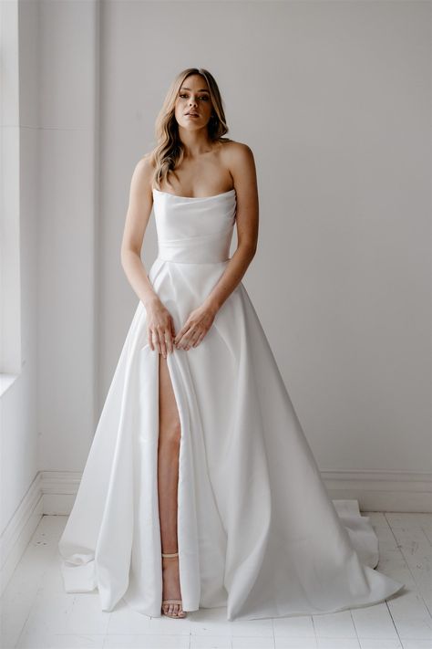 Split Skirt Wedding Dress, White Satin Strapless Wedding Dress, Square Strapless Wedding Dress, Scoop Strapless Wedding Dress, Satin Wedding Dress With Split, Satin Wedding Dress Skirt, Strapless Scoop Neckline, Strapless Wedding Dress Satin, Wedding Dress Satin Ballgown