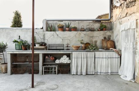 Terrace Kitchen, Terrasse Design, Rooftop Terrace Design, French Living, French Style Homes, Outdoor Kitchen Patio, Rustic Kitchen Design, Terrace Design, French Countryside