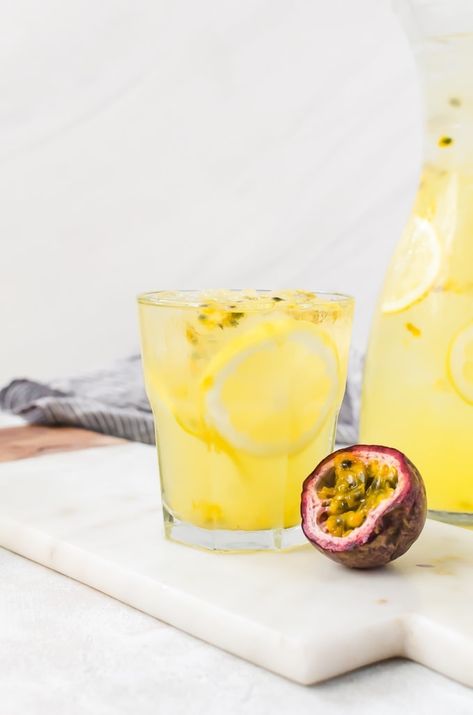 Passion Fruit Lemonade - A Cookie Named Desire Passion Fruit Lemonade, Starbucks Calories, Tea Starbucks, Fruit Lemonade, Flavored Lemonade, Passionfruit Recipes, Passion Fruit Syrup, Fresh Lemonade, Homemade Lemonade