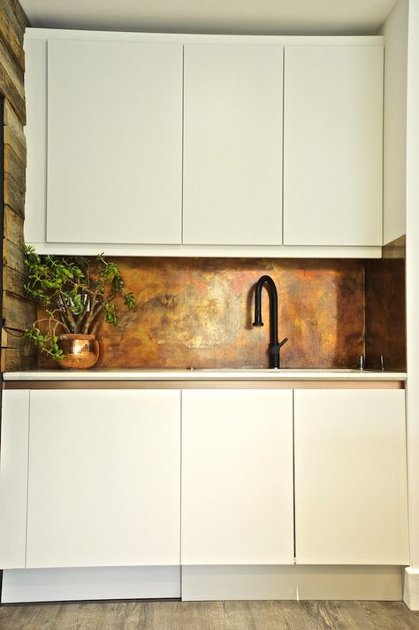 Copper Splash Back Kitchen, Copper Kitchen Worktop, Copper Marble Kitchen, Kitchen Copper Splashback, Copper Splashback Kitchen, Copper Splashback Kitchen Tiles, Copper Worktop, Marble Kitchen Worktops, Copper Splashback