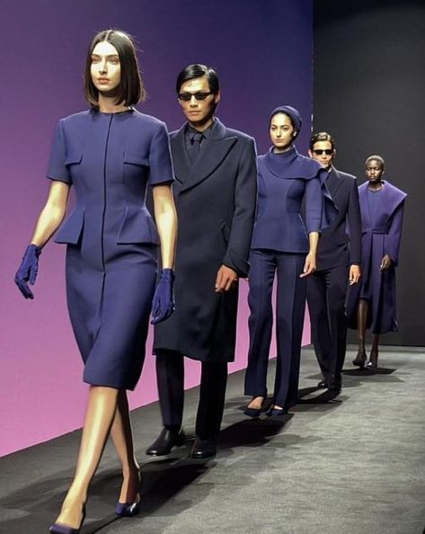 Riyadh Air, the new Saudi Arabian airline, showcased its elegant cabin crew uniforms at Paris Haute Couture Week. The uniforms, designed by acclaimed Saudi designer Mohammed Ashi, highlight the airline's commitment to blending modern luxury with cultural heritage. #SaudiArabia #RiyadhAir Couture, Haute Couture, Hotel Uniform Design, Arabia Airlines, Elegant Cabin, Cabin Crew Uniform, Saudi Fashion, Become A Flight Attendant, Airline Uniforms