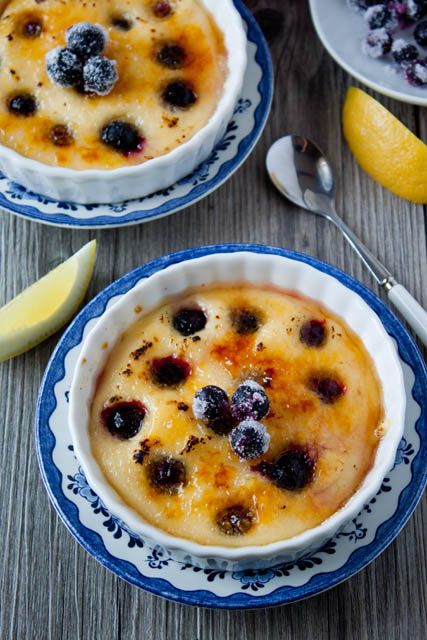 Brûléed Indian Pudding with Blueberries Indian Pudding, Chocolate Pudding Recipes, Impressive Desserts, Blueberry Desserts, Dessert For Two, Fancy Desserts, Indian Desserts, Eat Dessert First, Pudding Recipes