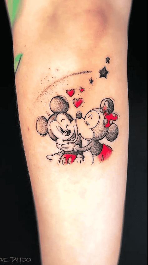 Mickey And Minnie Tattoos Couples, Disney Couples Tattoos, Mickey And Minnie Tattoo, Small Disney Tattoo Ideas, Tattoo Parejas, Tiny Disney Tattoo, Cinderella Tattoo, Simple Unique Tattoos, Disney Couple Tattoos