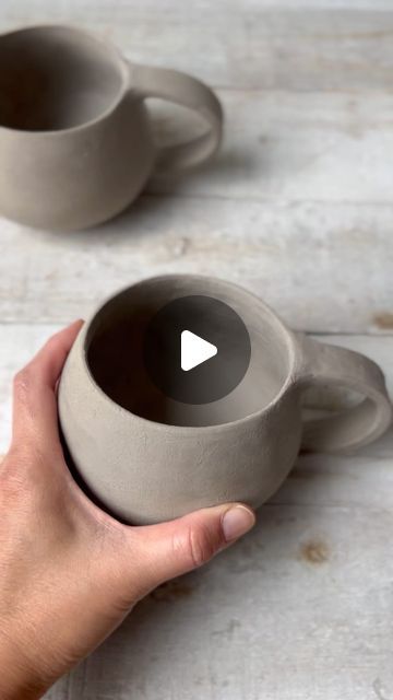 Pinched Pottery, How To Make Ceramic, Handbuilt Ceramics, Ceramic Pinch Pots, Rustic Dinnerware, Ceramics Pottery Mugs, Slab Ceramics, Beginner Pottery, Ceramic Texture