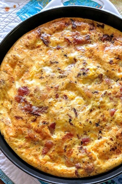 Egg Frittata Recipes, Spark Recipes, Fritata Recipe, Egg Bakes, Bacon Frittata, Frittata Muffins, Baked Frittata, Easy Frittata, Breakfast Frittata