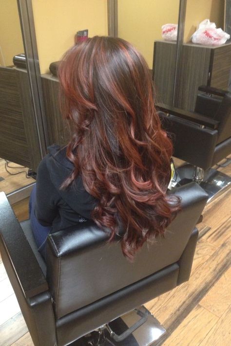 Brown And Auburn Hair Balayage, Brown Hair With Red Glaze, Brownish Red Hair With Caramel Highlights, Hair Colors For Hispanics, Dark Brown Hair Mahogany Highlights, Mahogany Hair Balayage, Cranberry Brown Hair, Brown Hair With Highlights Reddish, Dark Brown Copper Highlights