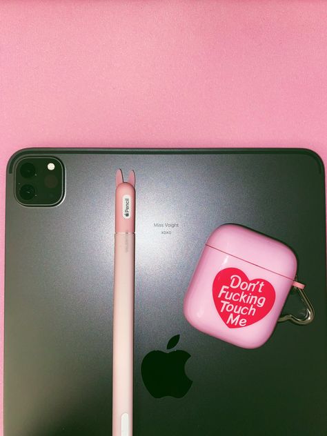 Ipad Engraving Ideas, Ipad Engraving, Apple Pen, Engraving Ideas, Boujee Aesthetic, School Organization Notes, Apple Phone Case, Apple Ipad Pro, School Organization