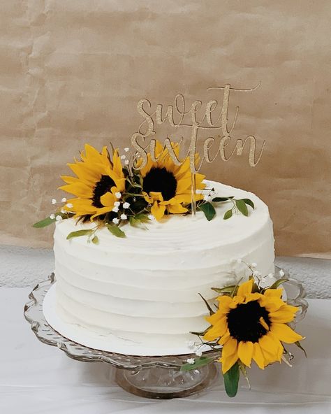 Sunflower Cake, 25th Anniversary Party, Small Sunflower, Sunflower Baby Showers, Sunflower Bridal Shower, Small Wedding Cakes, Bridal Shower Cakes, 80th Birthday Party, Diy Cake