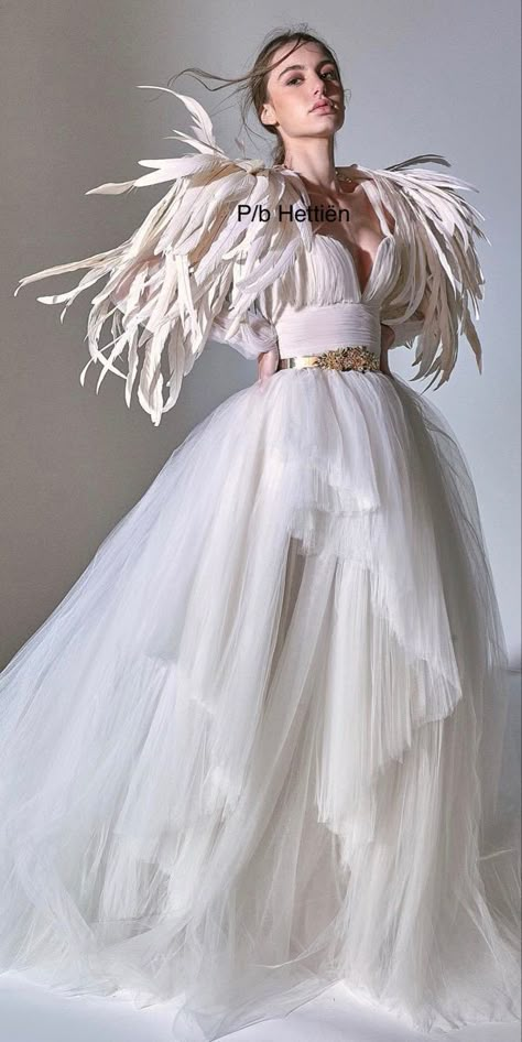 Angle Dress, Bird Dragon, White Feather Dress, Feather Outfit, Woman Black And White, Howl Pendragon, Magic Flute, Couture Top, Bridal Robe