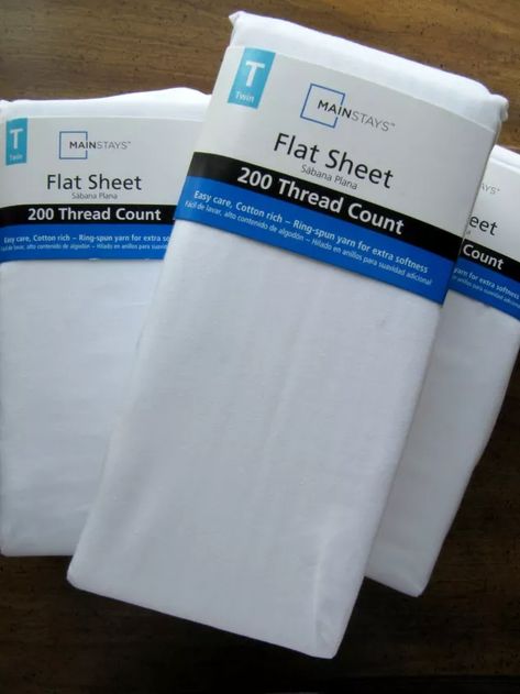 She bought 5 twin size sheets at Walmart, and they weren't for her bed! - You're gonna love this one! I have come up with a super easy way to make curtains and for super cheap! Cheap Window Treatments, Wicker House, Sheet Curtains, Make Curtains, Cheap Windows, Buy Curtains, Drop Cloth Curtains, Diy Window, How To Make Curtains