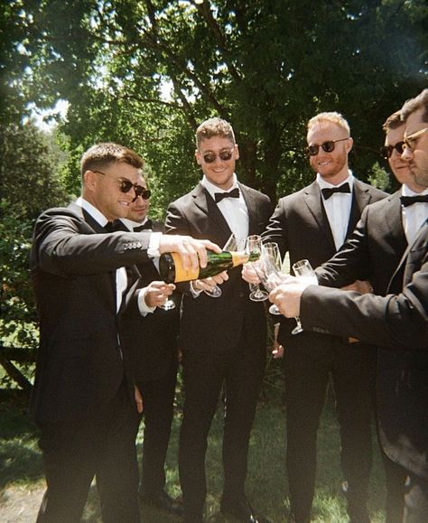 Groom With Family Photo Ideas, First Look Wedding Photos Groomsmen, Wedding Pictures Groomsmen, Wedding Photos Documentary Style, Groomsman Photo Ideas, Wedding Family Photos Group Shots, Wedding Groomsmen Photos, Small Wedding Party Photos, Groomsmen Photoshoot