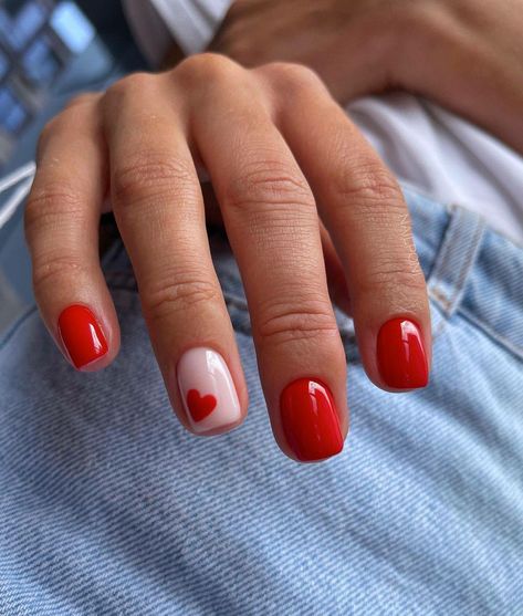 Short Red Nails, Kutek Disney, Heart Nail Designs, February Nails, Nail Designs Valentines, Simple Gel Nails, Smink Inspiration, Casual Nails, Her Nails