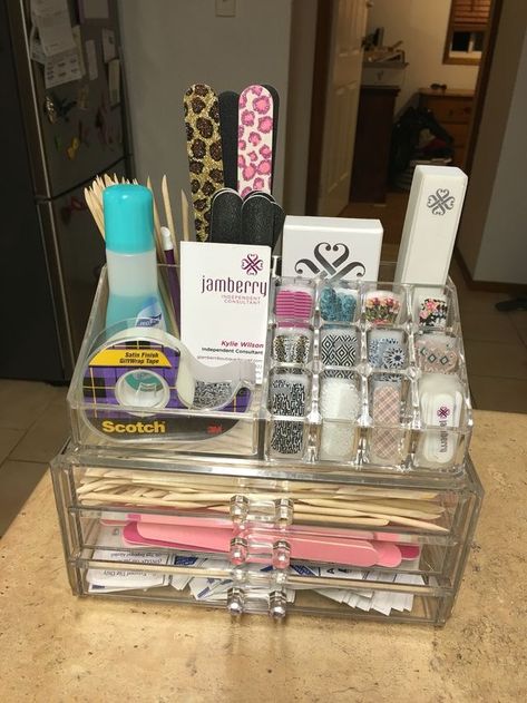 Nail Art Set Up, Items For Nails, Nail Table Organization Ideas, Nail Booth Setup, Nails Set Up, Organizing Nail Supplies, Nail Setup At Home, Nail Stuff Organization, Nail Art Organization