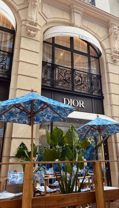 dior store Dior Beach, Dior Brand, Boutique Aesthetic, Dior Store, Dior Shop, Dior Boutique, Dior Aesthetic, Luxury Resorts, Night Scenery