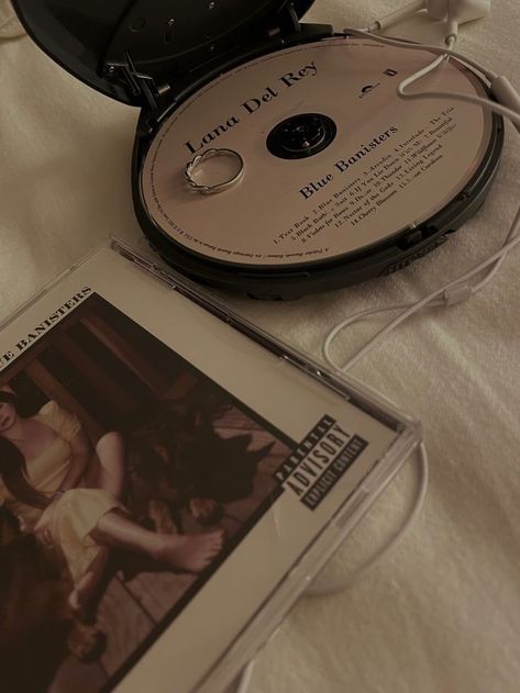 Lana Del Rey Cd, Blue Banisters, Lana Del Rey Albums, Vinyl Aesthetic, Lana Del Rey Vinyl, Lana Del Ray, Music Aesthetic, Feminine Aesthetic, Old Money Aesthetic