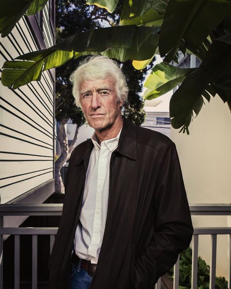 Roger Deakins, Blade Runner 2049, Cool Poses, Film Art, Blade Runner, Got Him, Vanity Fair, Photography Poses, Hollywood