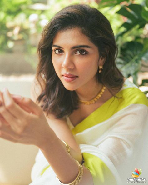 Kalyani Priyadarshan Photos, Kalyani Priyadarshan, Indian Fashion Saree, Malayalam Actress, Telugu Movies, Movie Reviews, Cute Love Couple Images, Cute Love Couple, Actress Photos