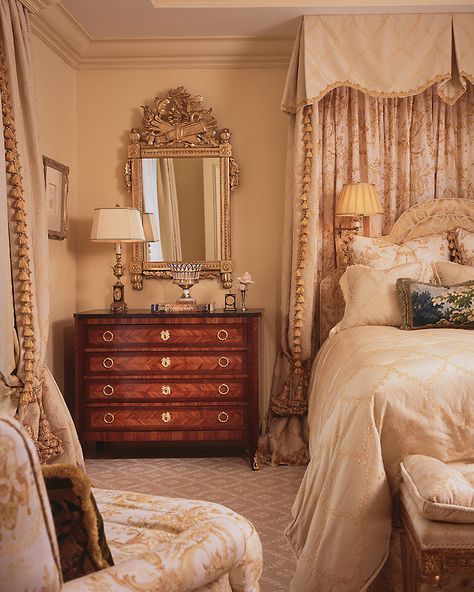 William R Eubanks Interior Design | Flickr - Photo Sharing! Updated Traditional Bedroom, Victorian Bedrooms, Comfy Beds, Victorian Bedroom, Bedroom Interiors, French Country Bedrooms, French Bedroom, Country Bedroom, Traditional Bedroom