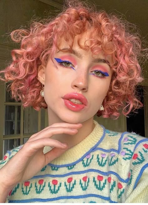 Curly Light Pink Hair, Pastel Curly Hair, Short Pink Curly Hair, Dyed Short Curly Hair, Light Pink Curly Hair, Pink Curly Hair, Curly Pink Hair, Short Natural Curly Hair, Light Pink Hair