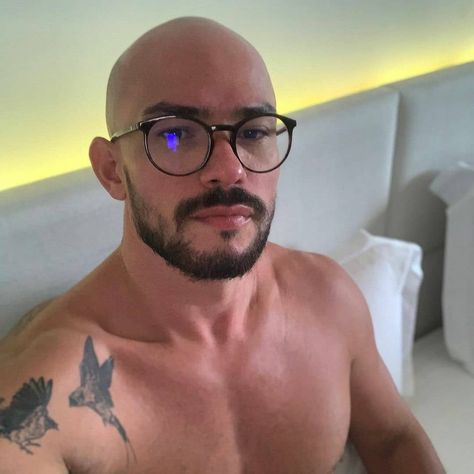 philuc on Instagram: “Bald n glasses @alinocavalcante thanks ! #baldbychoice #mybaldlife #shaving #menshooting #bald #careca #rasé #chauve #cleancut #cleanshave…” Bald Glasses Men, Bald Men Glasses Style, Bald With Glasses, Bald Men With Glasses, Bald Men Aesthetic, Bald Boy Aesthetic, Bald Bearded Men, Bald Aesthetic, Manly Aesthetic