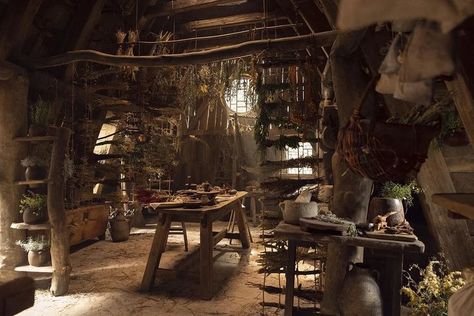 Witches Cottage, Cottagecore Home, Wheel Of Time, Fantasy Rooms, Medieval Life, Medieval Houses, Medieval World, Witch House, Small Cabin