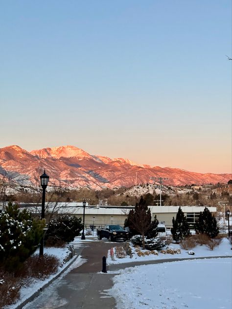 College In The Mountains, Boulder Colorado College, Colorado Astethic, Colorado Springs Aesthetic, Uc Boulder, Colorado Vibes, Colorado Aesthetic, Cabin Weekend, Cu Boulder