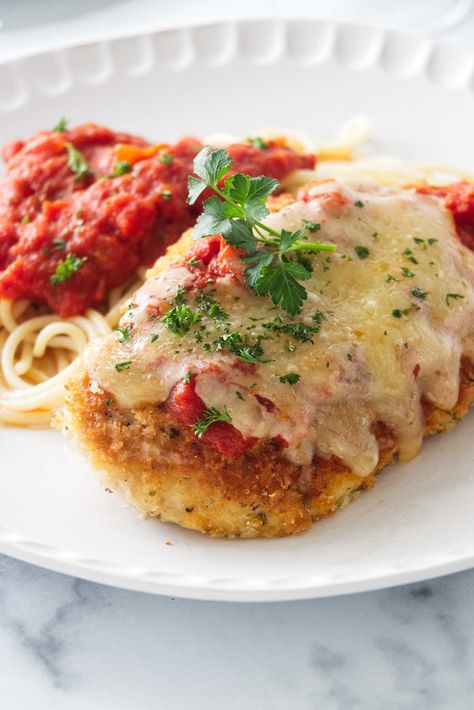 Olive Garden Chicken Parmigiana, Parmesan Crusted Chicken Recipe, Olive Garden Chicken, Crusted Chicken Recipes, Reheat Chicken, Chicken Parmesan Recipe, Chicken With Italian Seasoning, Chicken Parmigiana, Parmesan Crusted Chicken