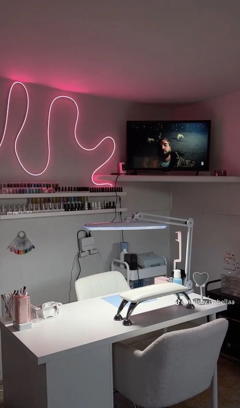 Nail Desk Inspiration, Nail Lash Room, Nail Room Black And White, Nail Salon Suite Decor Ideas, Nail Technician Room Ideas, Nail Room Decor Ideas Black, Nail Artist Studio, Nail Room Design Ideas, Nail Studio Ideas Small Spaces Office