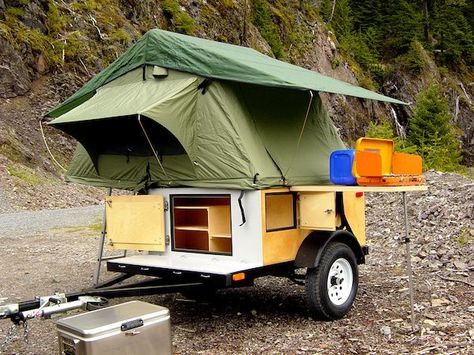 DIY Tent Campers You Can Build on a Tiny Trailer Camper Trailer Tent, Camping Trailer Diy, Homemade Camper, Diy Camper Trailer, Trailer Tent, Small Tent, Adventure Trailers, Diy Tent, Trailer Diy