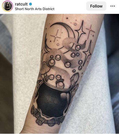 Couldren Tattoo, Cauldron Tattoo, Tattoo Themes, Mushroom Tattoos, Fantasy Tattoos, Theme Tattoo, Line Art Tattoos, Tattoo Cover-up, Halloween Tattoos