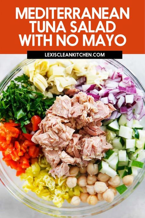 This paleo Mediterranean Tuna Salad is made with no mayo is packed with veggies, artichokes, capers, avocado, a delicious red wine vinaigrette, and so much more! It is the BEST lightened-up tuna salad perfect for lunch any day of the week and great for meal prepping! Paleo Mediterranean, Low Carb Tuna Salad, Kitchen Website, Mediterranean Tuna, Mediterranean Tuna Salad, Paleo Salad, Healthy Tuna Salad, Clean Eating Salads, Healthy Tuna